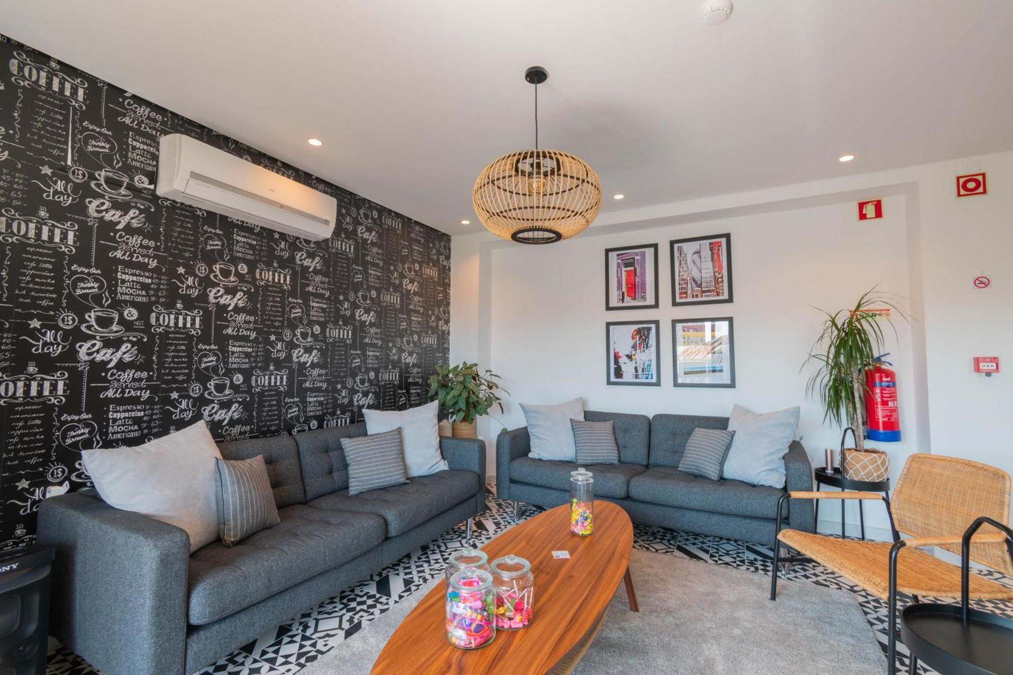 7Min To Uni Se-Velha - Ac - Work Desk - 300Mbs Wifi Bed & Breakfast Coimbra Eksteriør bilde